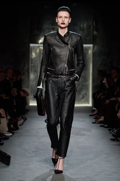 Look 1